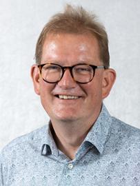 Jesper Skovhuus, Kreditmedarbejder