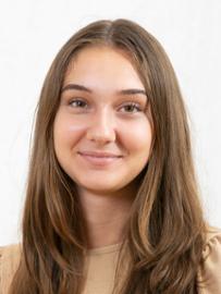 Festina Berbatovci, Studentermedhjælper