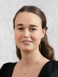 Simone Ladefoged Kristiansen, Kreditmedarbejder