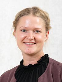 Maja Lundbak Højberg, Hotline medarbejder